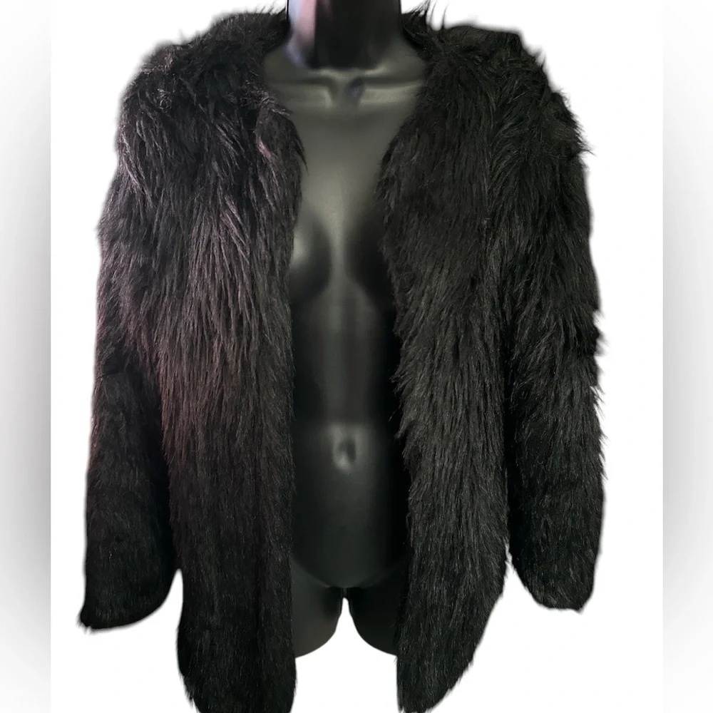 Luxurious Women’s Black Faux Fur Coat - Picture 1 of 6